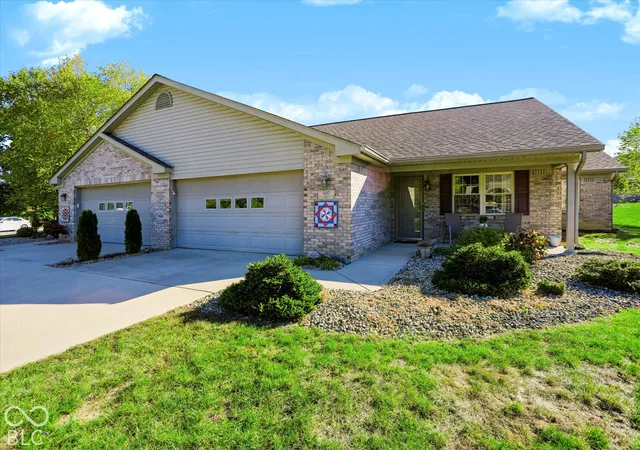 Photo 1 of Single family home for sale at 5517 Blairwood Dr, Indianapolis, IN 46237 | MLS# 22099378 | Listing updated on 2026-10-08