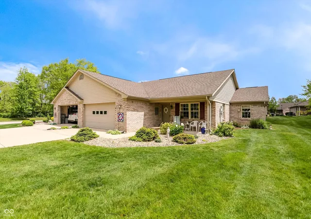 Photo 2 of Single family home for sale at 5517 Blairwood Dr, Indianapolis, IN 46237 | MLS# 22099378 | Listing updated on 2026-08-27