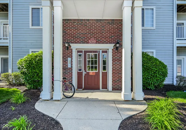 3rd image of 5019 Amber Creek Pl #208, Indianapolis, IN 46237 | MLS# 22099384