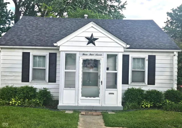 1st image of 347 S Fern St, Sellersburg, IN 47172 | MLS# 22099417