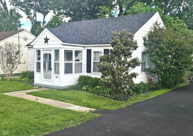 2nd image of 347 S Fern St, Sellersburg, IN 47172 | MLS# 22099417