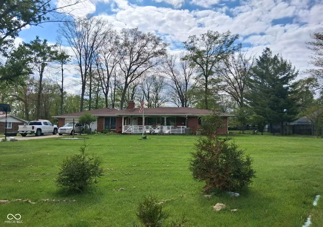 1st image of 27 S Scatterfield Rd, Anderson, IN 46012 | MLS# 22099444