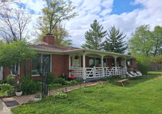 3rd image of 27 S Scatterfield Rd, Anderson, IN 46012 | MLS# 22099444