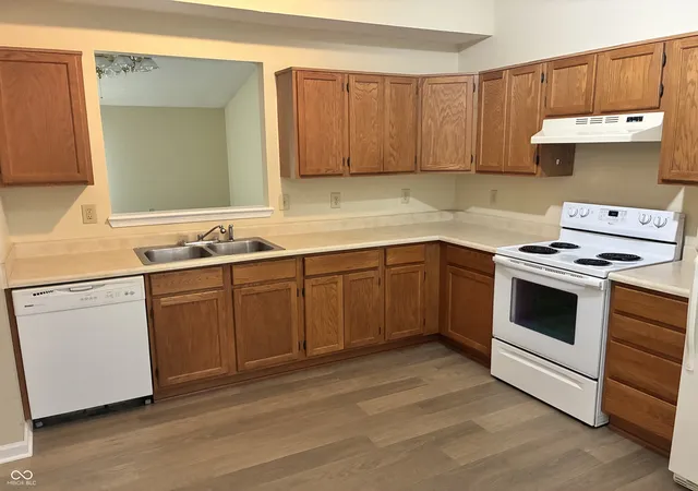 3rd image of 8410 Armistead Ln, Indianapolis, IN 46227 | MLS# 22099468