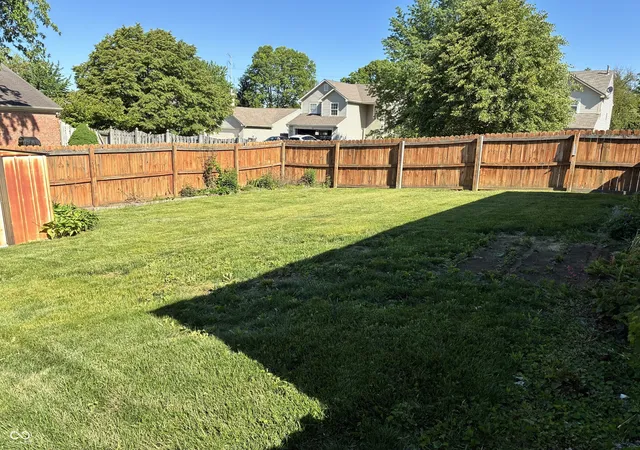 13th image of 8410 Armistead Ln, Indianapolis, IN 46227 | MLS# 22099468