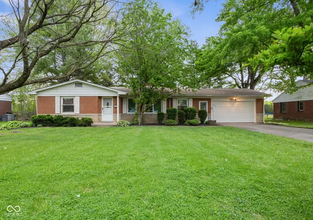 Photo 1 of Single family home for sale at 1532 Weslow Ct, Anderson, IN 46011 | MLS# 22099475 | Listing updated on 2026-09-17