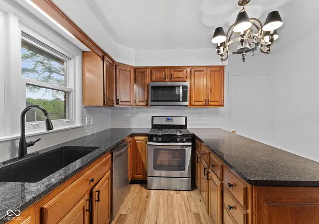 Photo 4 of Single family home for sale at 1532 Weslow Ct, Anderson, IN 46011 | MLS# 22099475 | Listing updated on 2026-09-17