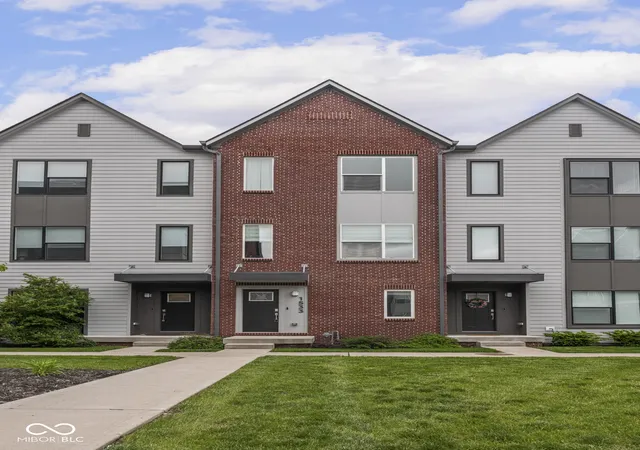 1st image of 1533 Tannery Wy, Indianapolis, IN 46202 | MLS# 22099494