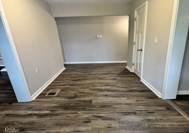 Photo 3 of Single family home for sale at 520 W Lincoln St, Danville, IN 46122 | MLS# 22099509 | Listing updated on 2026-08-31