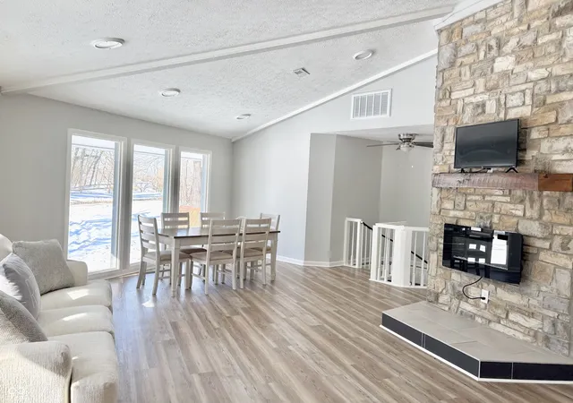 5th image of 50 Woodlawn Vlg, Mitchell, IN 47446 | MLS# 22099526