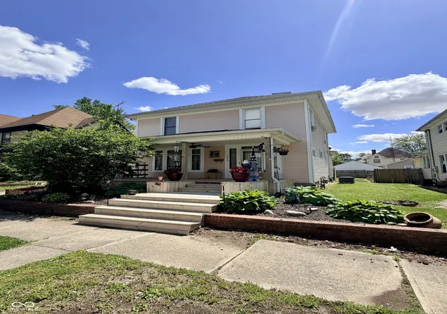 Homes for sale in Rushville, IN | 333 W 7Th St, Rushville, IN 46173 | MLS# 22099554