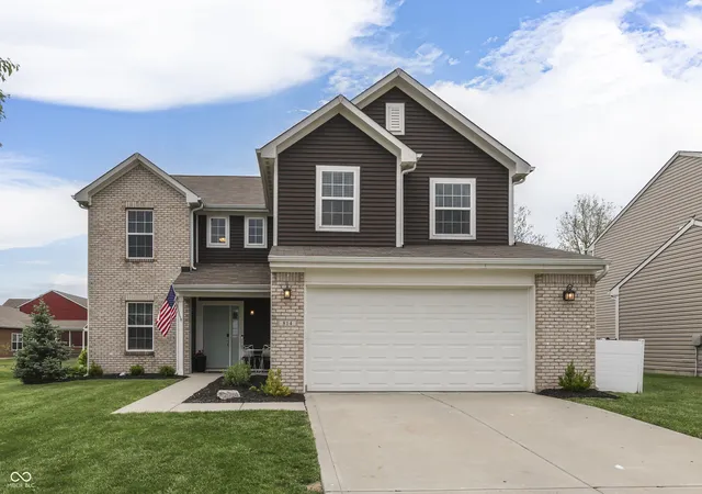 Homes for sale in Greenwood, IN | 814 Cherry Tree Ln, Greenwood, IN 46143 | MLS# 22099598
