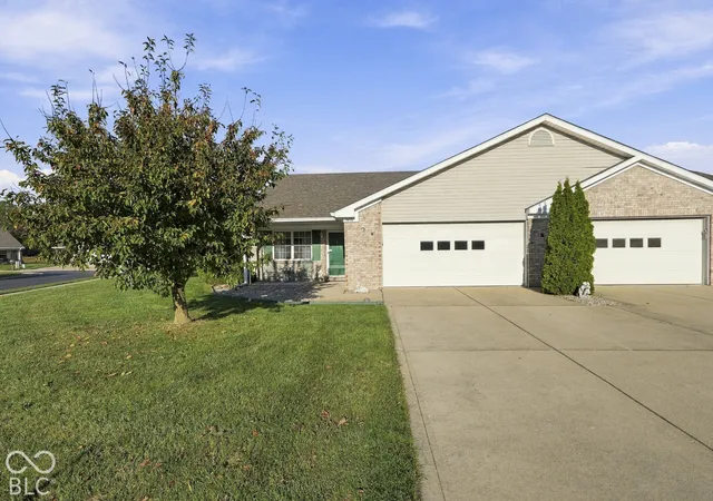 Photo 1 of Single family home for sale at 5650 Spring Mist Cir, Indianapolis, IN 46237 | MLS# 22099662 | Listing updated on 2026-09-30