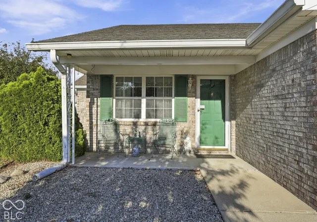 Photo 3 of Single family home for sale at 5650 Spring Mist Cir, Indianapolis, IN 46237 | MLS# 22099662 | Listing updated on 2026-10-01