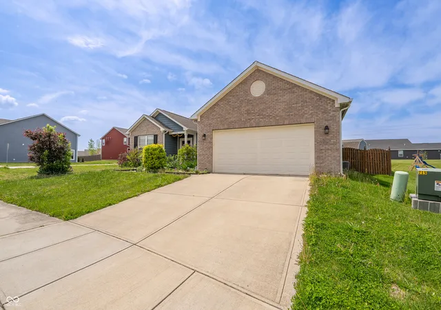 2nd image of 5250 Hearst Ln, Indianapolis, IN 46239 | MLS# 22099680