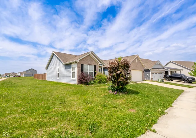 3rd image of 5250 Hearst Ln, Indianapolis, IN 46239 | MLS# 22099680