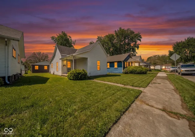 Homes for sale in Anderson, IN | 1433 W 5Th St, Anderson, IN 46016 | MLS# 22099692