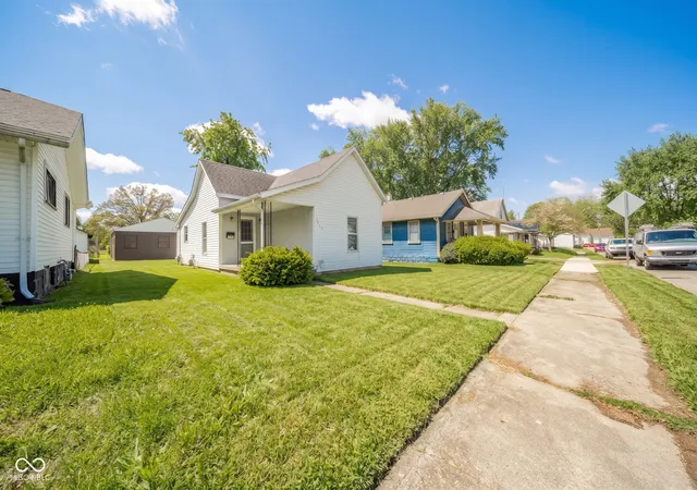 Homes for sale in Anderson, IN | 1433 W 5th St, Anderson, IN 46016 | MLS# 22099692