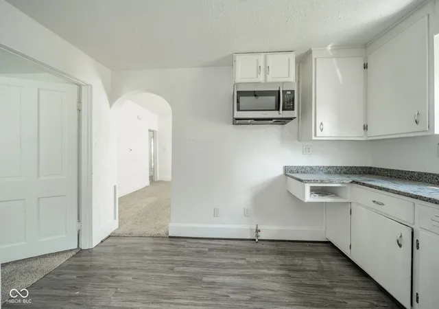 Photo 5 of Single family home for sale at 1433 W 5th Street, Anderson, IN 46016 | MLS# 22099692 | Listing updated on 2026-08-31
