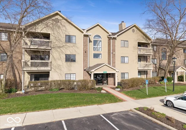 1st image of 8720 Yardley Ct #202, Indianapolis, IN 46268 | MLS# 22099733