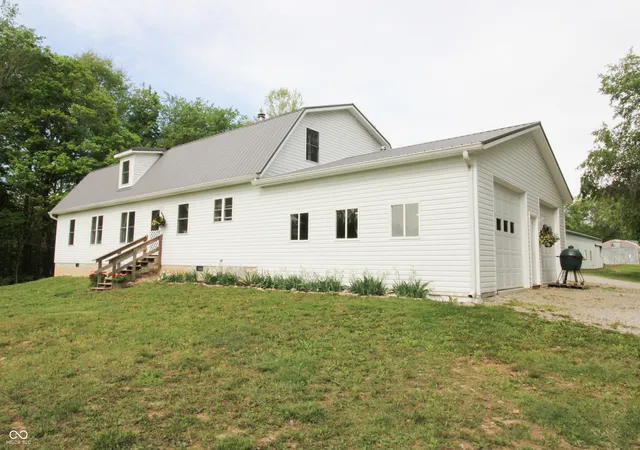 Homes for sale in North Vernon, IN | 6430 E Private Rd 800 N, North Vernon, IN 47265 | MLS# 22099753