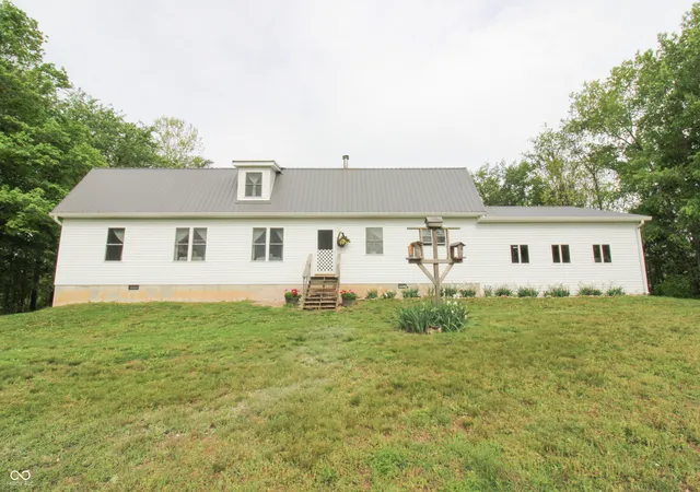 Homes for sale in North Vernon, IN | 6430 E Private Rd 800 N, North Vernon, IN 47265 | MLS# 22099753