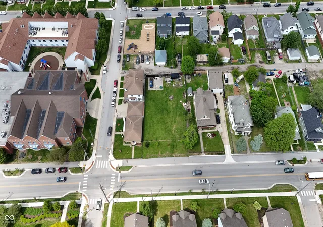 2nd image of 1852 W Morris St, Indianapolis, IN 46221 | MLS# 22099768