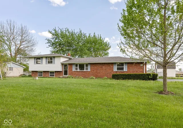 Homes for sale in Indianapolis, IN | 8233 E Thompson Rd, Indianapolis, IN 46239 | MLS# 22099792