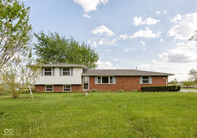 Homes for sale in Indianapolis, IN | 8233 E Thompson Rd, Indianapolis, IN 46239 | MLS# 22099792