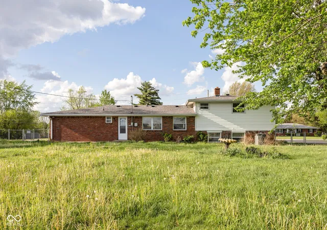 Homes for sale in Indianapolis, IN | 8233 E Thompson Rd, Indianapolis, IN 46239 | MLS# 22099792
