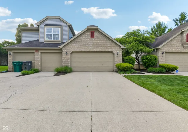 Homes for sale in Indianapolis, IN | 3711 Magenta Ln # 18-3, Indianapolis, IN 46214 | MLS# 22099860