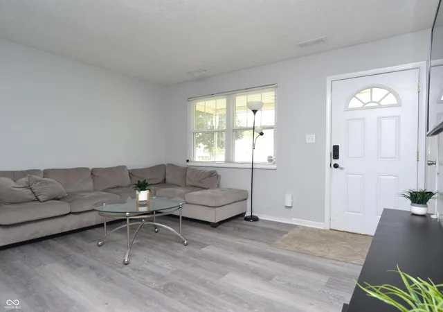 4th image of 5423 Lobo Dr, Indianapolis, IN 46237 | MLS# 22099907
