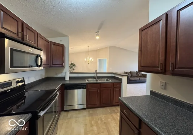 Photo 4 of Condo for sale at 5019 Amber Crk Pl #311, Indianapolis, IN 46237 | MLS# 22099935 | Listing updated on 2026-10-19