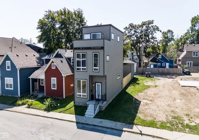 3rd image of 417 E Morris St, Indianapolis, IN 46225 | MLS# 22099974