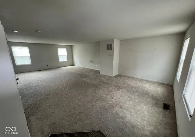 Photo 4 of Single family home for sale at 370 Traditions Pass, Greenwood, IN 46143 | MLS# 22099978 | Listing updated on 2026-05-05