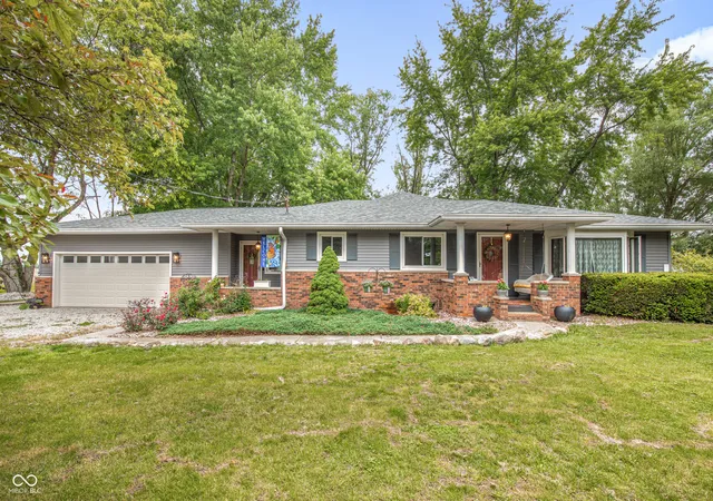 Homes for sale in Tipton, IN | 20 E 400 S, Tipton, IN 46072 | MLS# 22100005