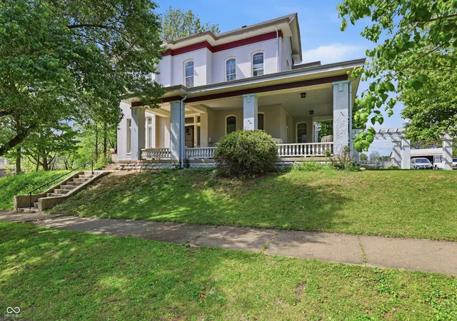 Homes for sale in Greensburg, IN | 424 E Washington St, Greensburg, IN 47240 | MLS# 22100087
