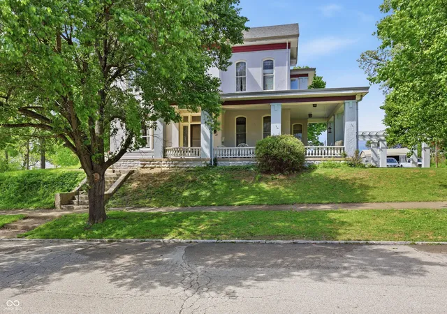 Homes for sale in Greensburg, IN | 424 E Washington St, Greensburg, IN 47240 | MLS# 22100087