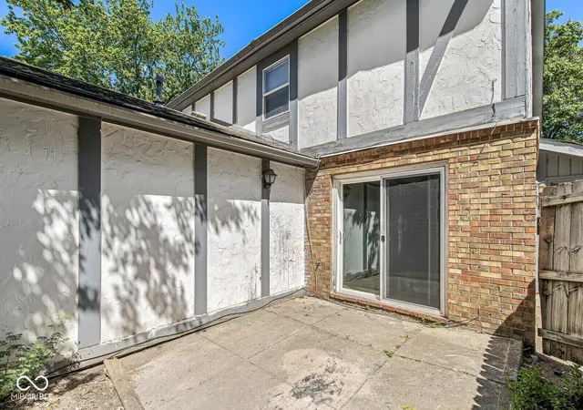 2nd image of 9850 Haven Ct, Indianapolis, IN 46235 | MLS# 22100136
