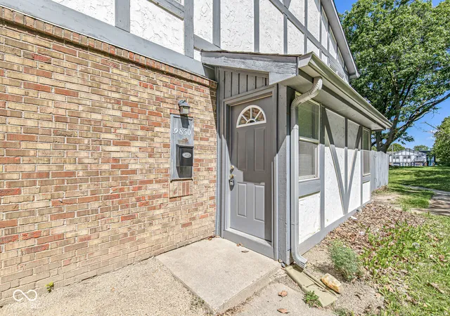 3rd image of 9850 Haven Ct, Indianapolis, IN 46235 | MLS# 22100136