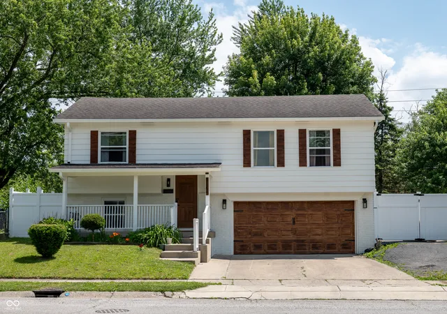 2nd image of 8155 E 34th St, Indianapolis, IN 46226 | MLS# 22100161