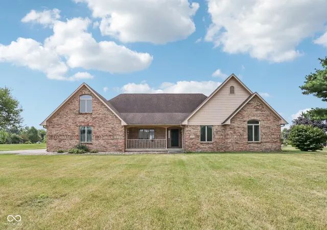 Photo 1 of Single family home for sale at 2002 Kerri Lynn Ln, Kokomo, IN 46902 | MLS# 22100241 | Listing updated on 2026-08-27
