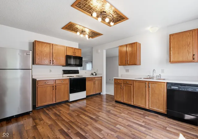 Photo 3 of Sale Pending at 8905 Browns Valley Ln, Camby, IN 46113 | MLS# 22100262 | Listing updated on 2026-09-20