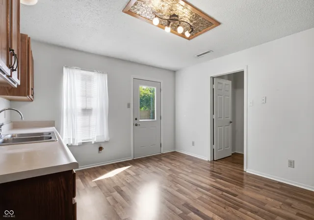 Photo 4 of Sale Pending at 8905 Browns Valley Ln, Camby, IN 46113 | MLS# 22100262 | Listing updated on 2026-09-20
