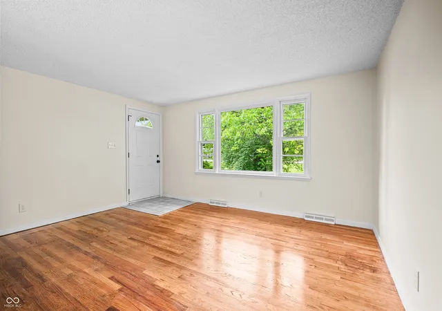 4th image of 6838 Hague Rd, Indianapolis, IN 46256 | MLS# 22100276