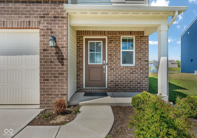 Photo 2 of Single family home for sale at 8146 Wagman St, Indianapolis, IN 46113 | MLS# 22100309 | Listing updated on 2026-07-28