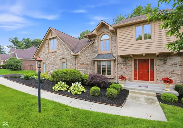 Photo 2 of Single family home for sale at 11826 Sea Star Dr, Indianapolis, IN 46256 | MLS# 22100365 | Listing updated on 2026-08-11