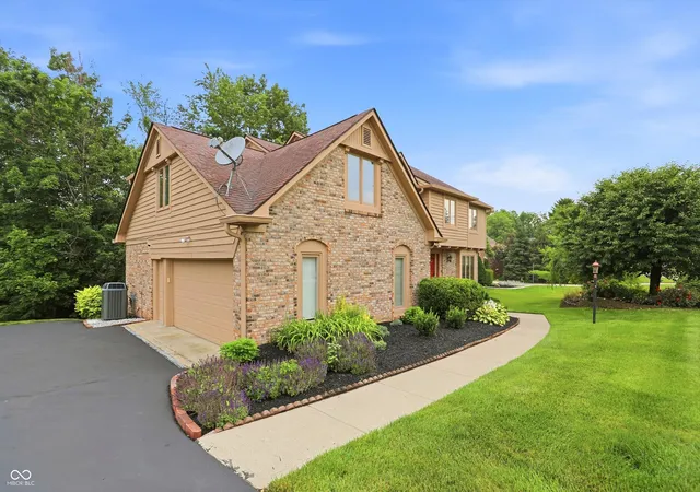 Photo 3 of Single family home for sale at 11826 Sea Star Dr, Indianapolis, IN 46256 | MLS# 22100365 | Listing updated on 2026-08-11