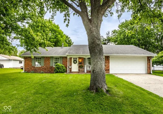 Homes for sale in Whiteland, IN | 829 Willark Dr, Whiteland, IN 46184 | MLS# 22100383