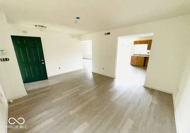 Photo 4 of Single family home for sale at 3827 Hornickel Dr, Indianapolis, IN 46235 | MLS# 22100385 | Listing updated on 2026-09-05